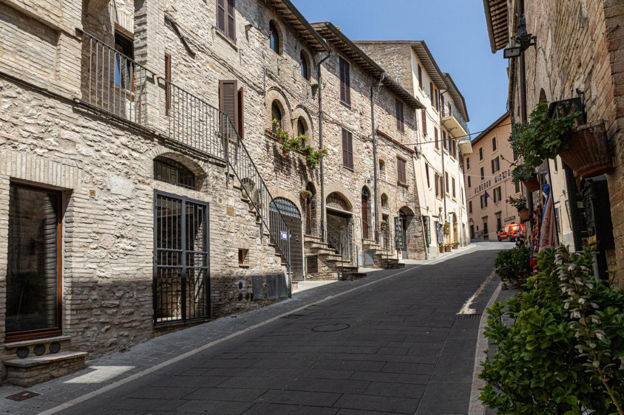 Apartamento Loft Rustico In Centro Storico Asís Exterior foto